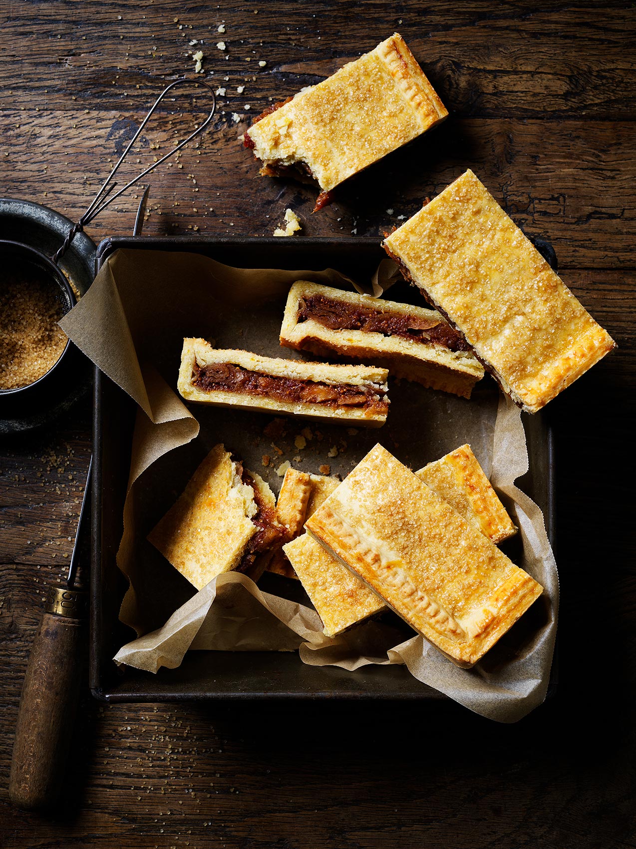 20220112Spiced-Fig-and-Date-shortbread-slice